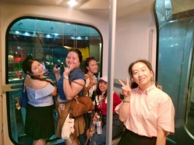 บริษัท วีไอคิว กรุ๊ป จำกัด ณ เซี้ยงไฮ้ จำนวน 20  ท่าน