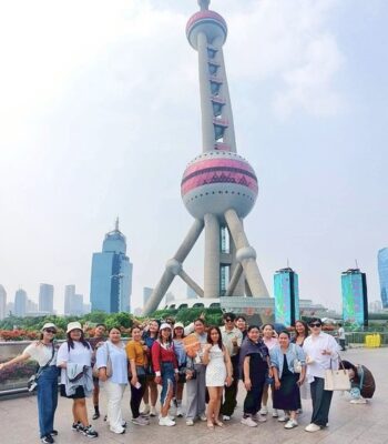 บริษัท วีไอคิว กรุ๊ป จำกัด ณ เซี้ยงไฮ้ จำนวน 20  ท่าน